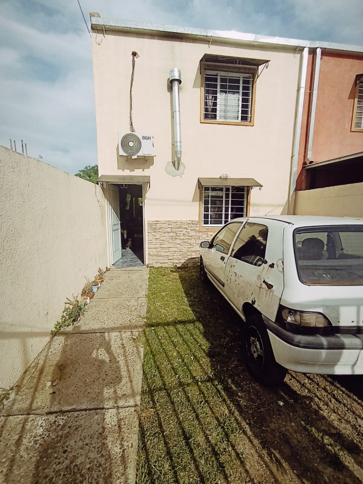 Venta Muy lindo duplex Barrio Solvencia San Benito.