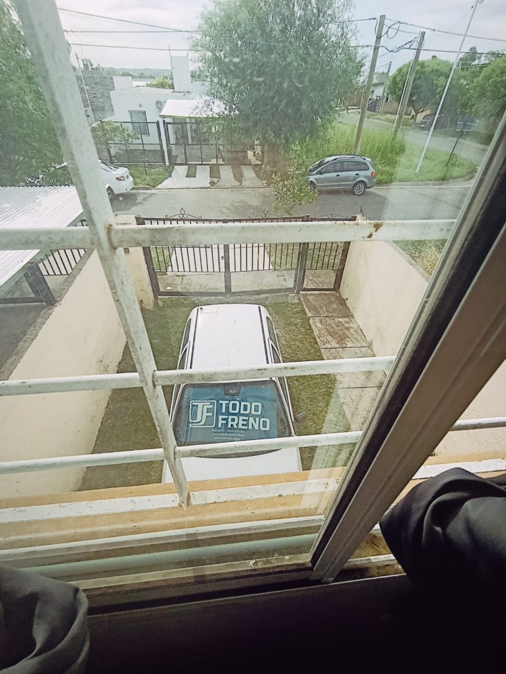 Venta Muy lindo duplex Barrio Solvencia San Benito.