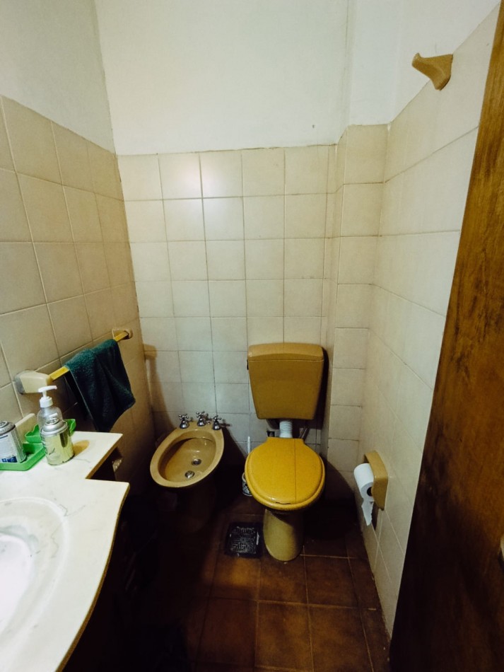 Duplex Amplio a metros de Av. Ramirez. EN VENTA