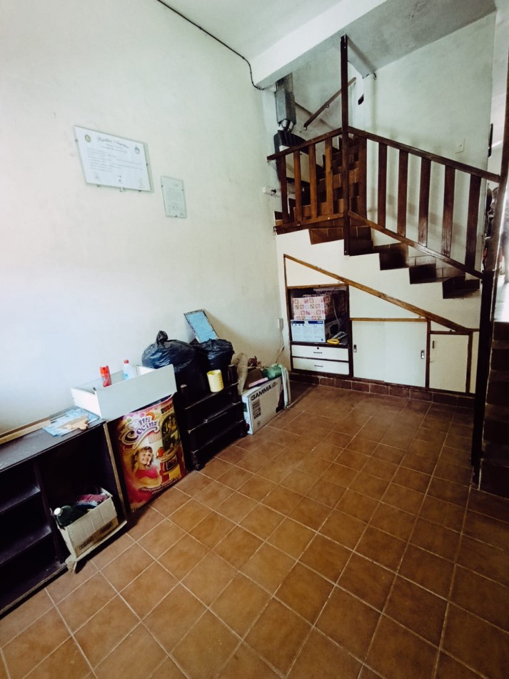 Duplex Amplio a metros de Av. Ramirez. EN VENTA