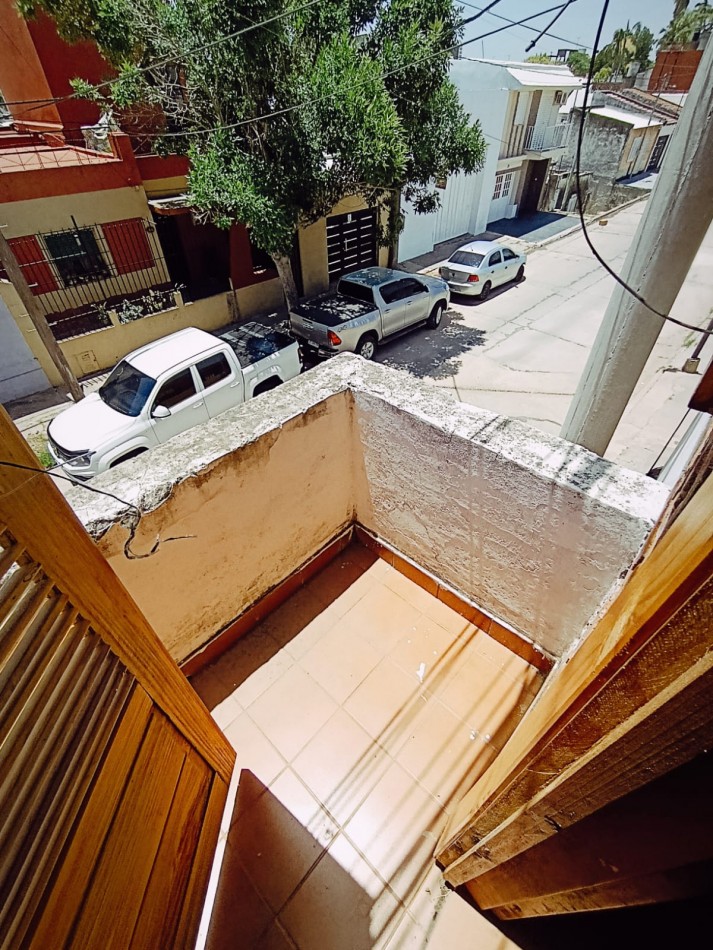 Duplex Amplio a metros de Av. Ramirez. EN VENTA