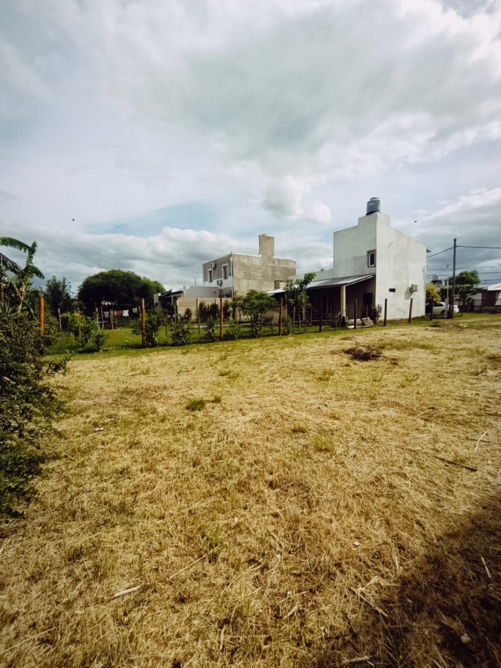 En venta hermoso terreno de 450 metros zona quintas Sauce Montrull