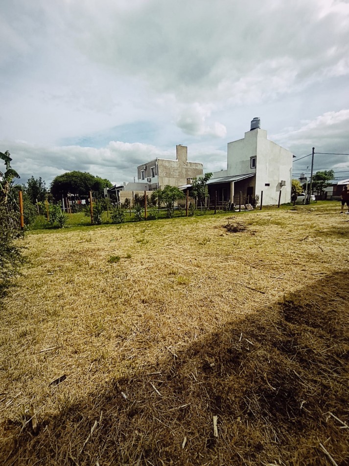 En venta hermoso terreno de 450 metros zona quintas Sauce Montrull