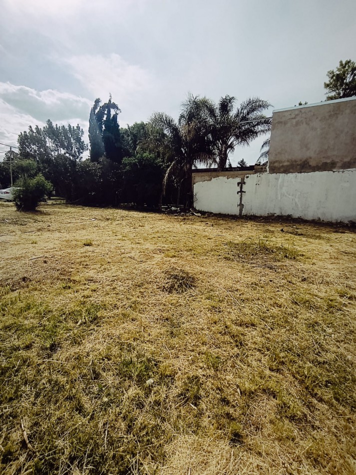 En venta hermoso terreno de 450 metros zona quintas Sauce Montrull