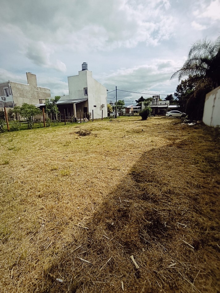 En venta hermoso terreno de 450 metros zona quintas Sauce Montrull