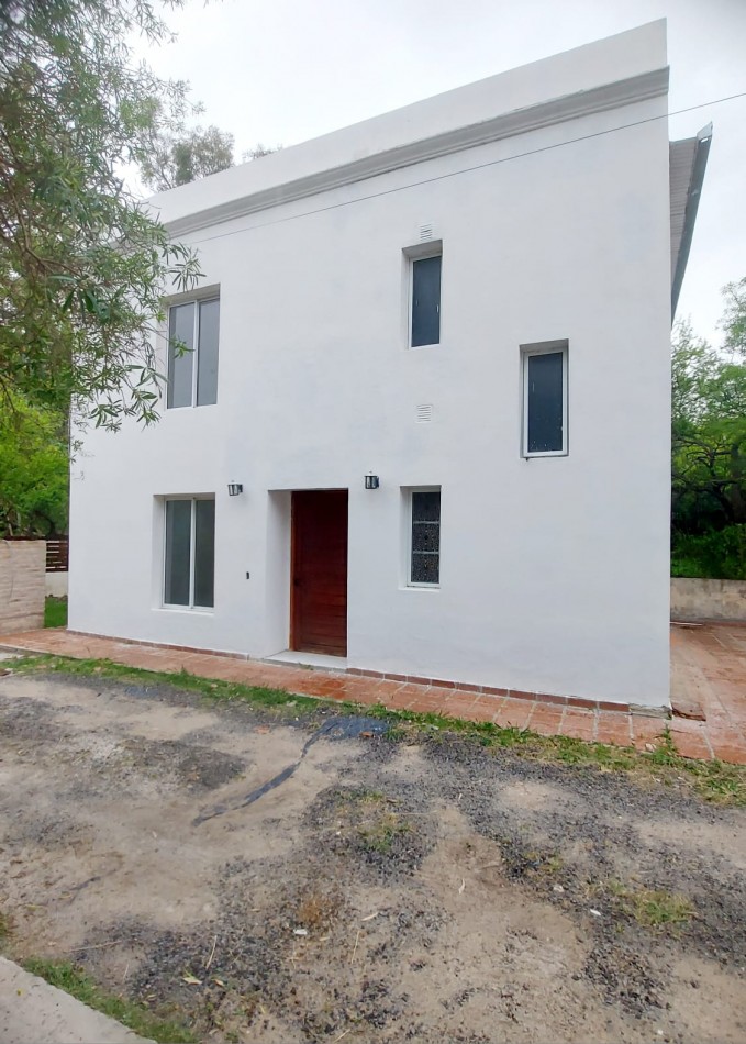 Amplia casa en Complejo  Zona Toma.