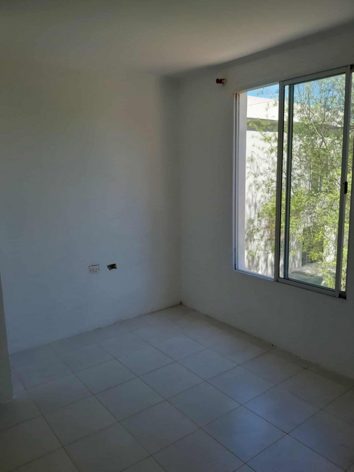 Amplia casa en Complejo  Zona Toma.