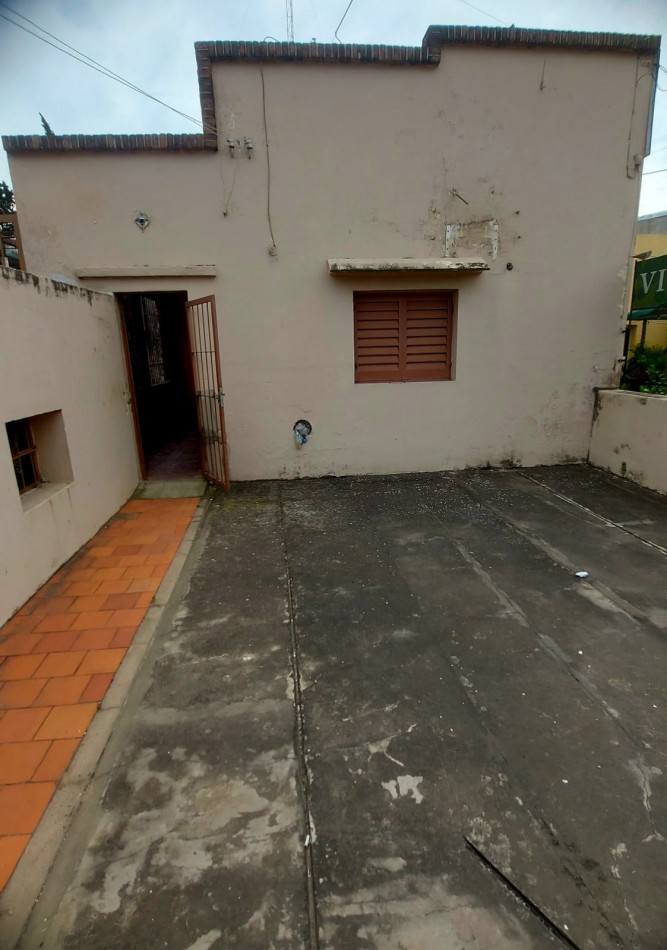 Propiedad en gran terreno para remodelar o Proyecto.