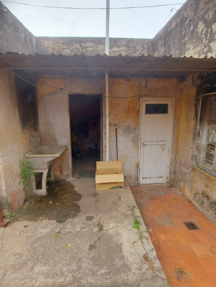 Propiedad en gran terreno para remodelar o Proyecto.