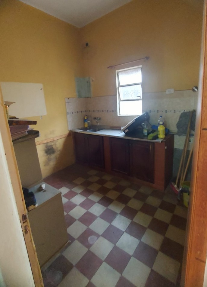 Propiedad en gran terreno para remodelar o Proyecto.