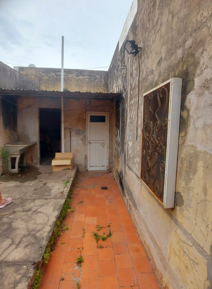 Propiedad en gran terreno para remodelar o Proyecto.