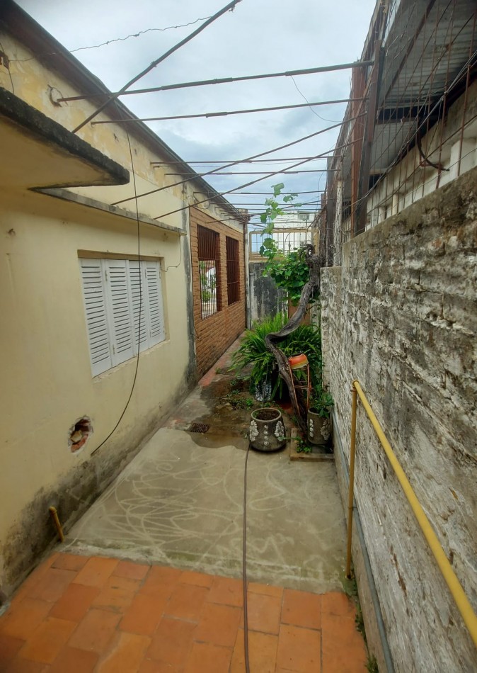 Propiedad en gran terreno para remodelar o Proyecto.