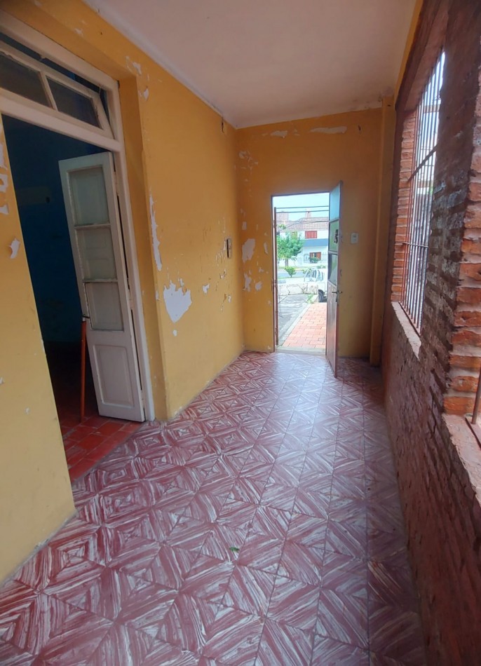 Propiedad en gran terreno para remodelar o Proyecto.