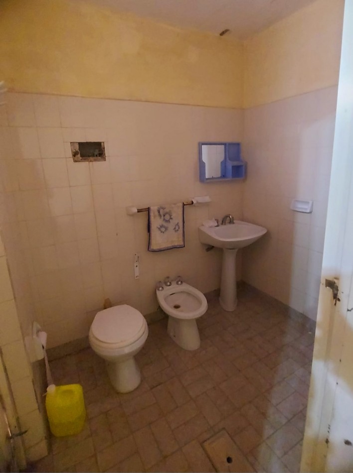 Propiedad en gran terreno para remodelar o Proyecto.