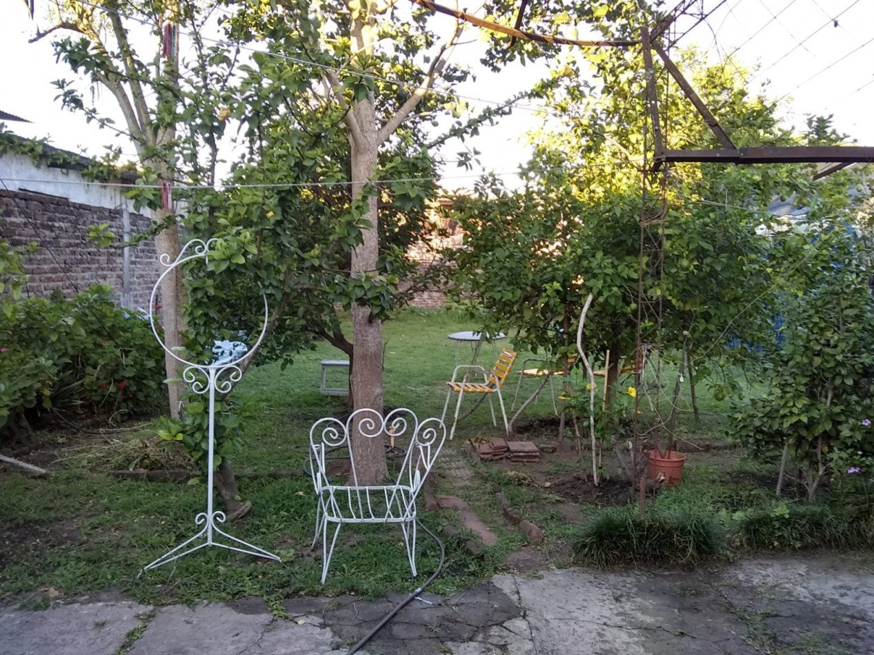 Propiedad en gran terreno para remodelar o Proyecto.