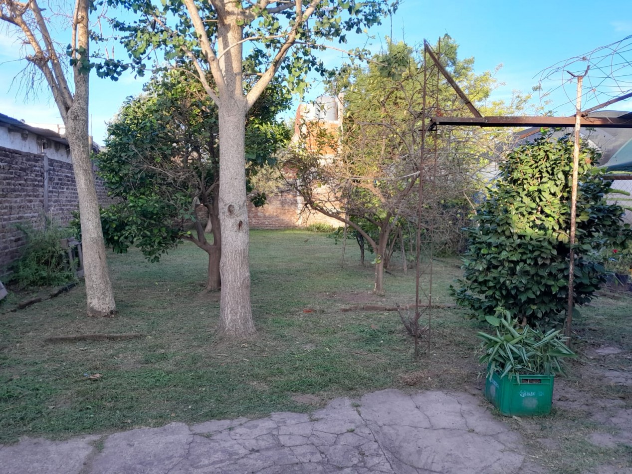 Propiedad en gran terreno para remodelar o Proyecto.