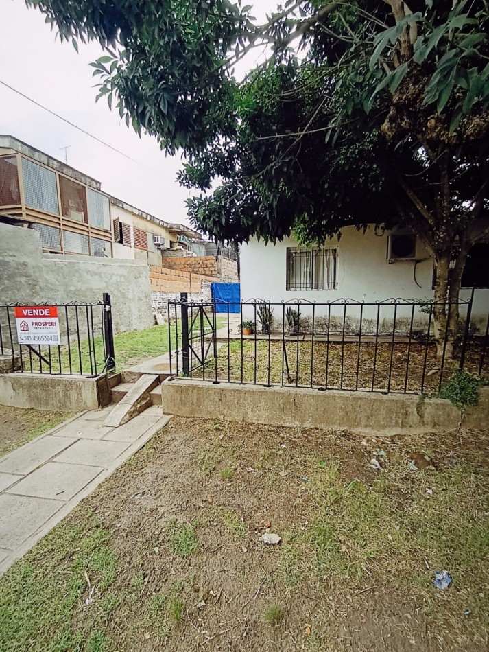 en venta casa dos habitaciones Barrio Parana 14 