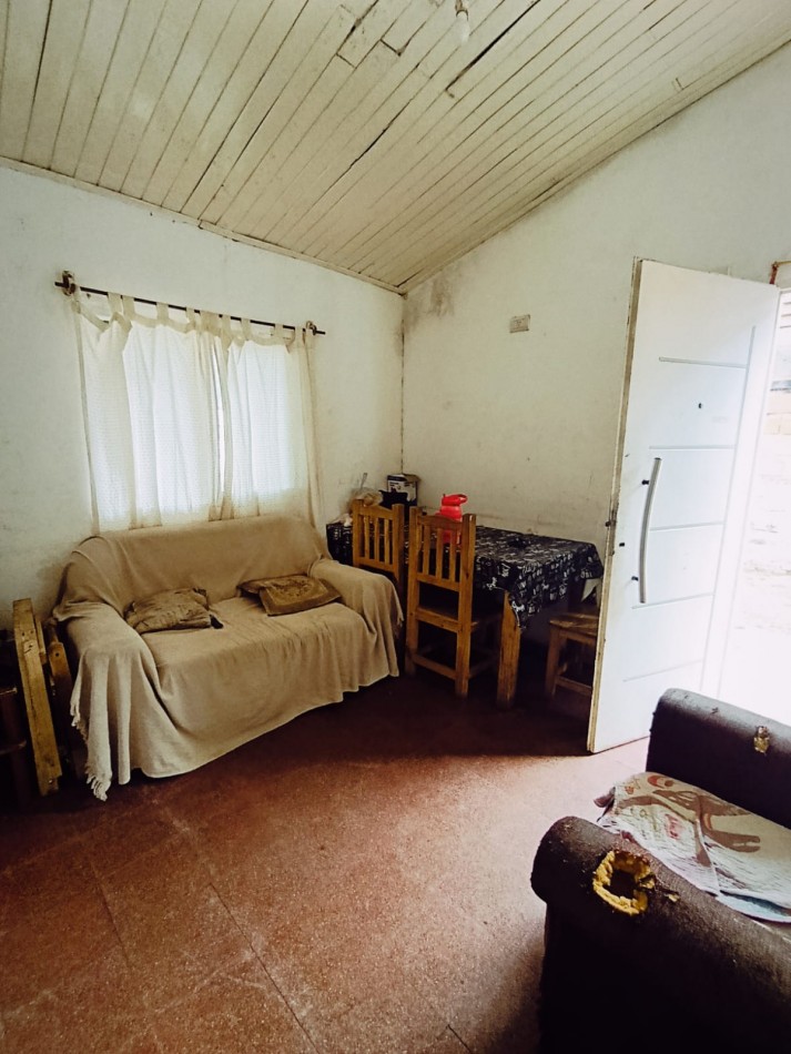 en venta casa dos habitaciones Barrio Parana 14 