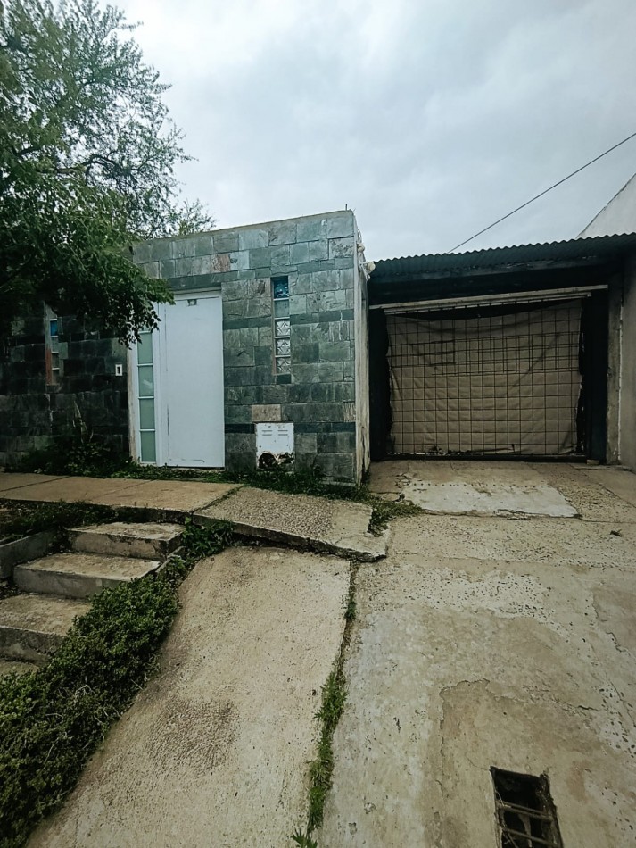 En venta casa 3 dormitorios Colonia Avellaneda 