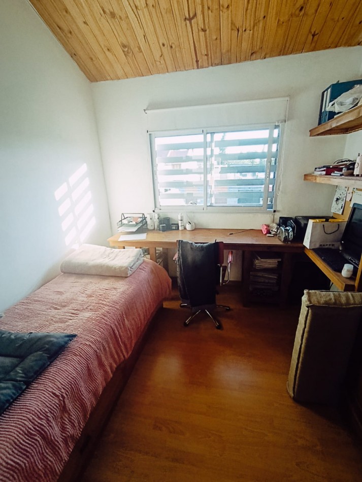 En venta exclusiva y exquisita casa de 3 dormitorios con pileta zona Brown y Grella 