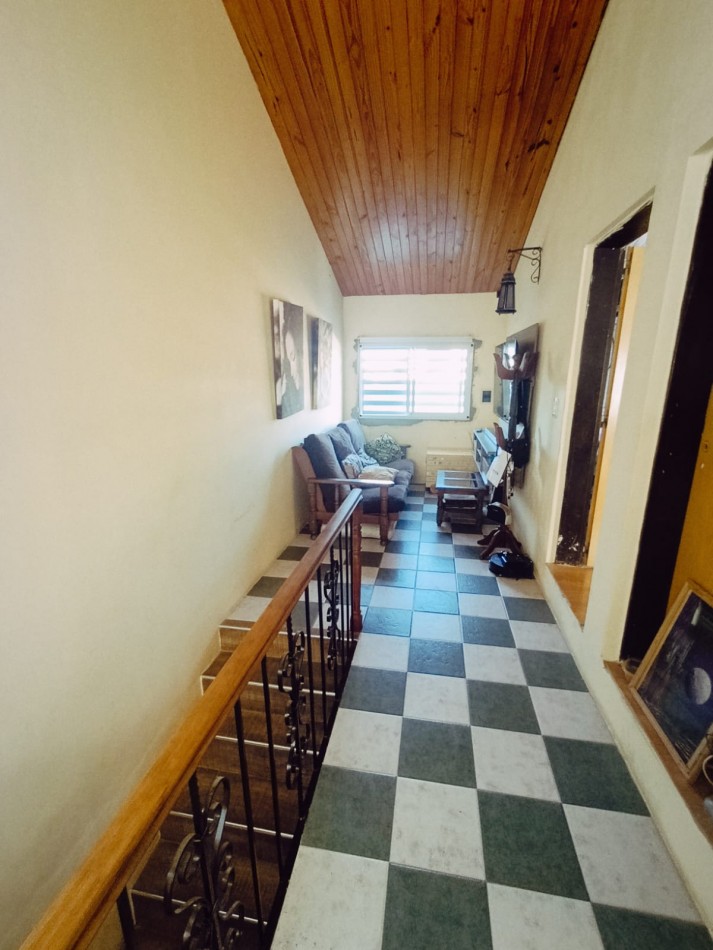 En venta exclusiva y exquisita casa de 3 dormitorios con pileta zona Brown y Grella 