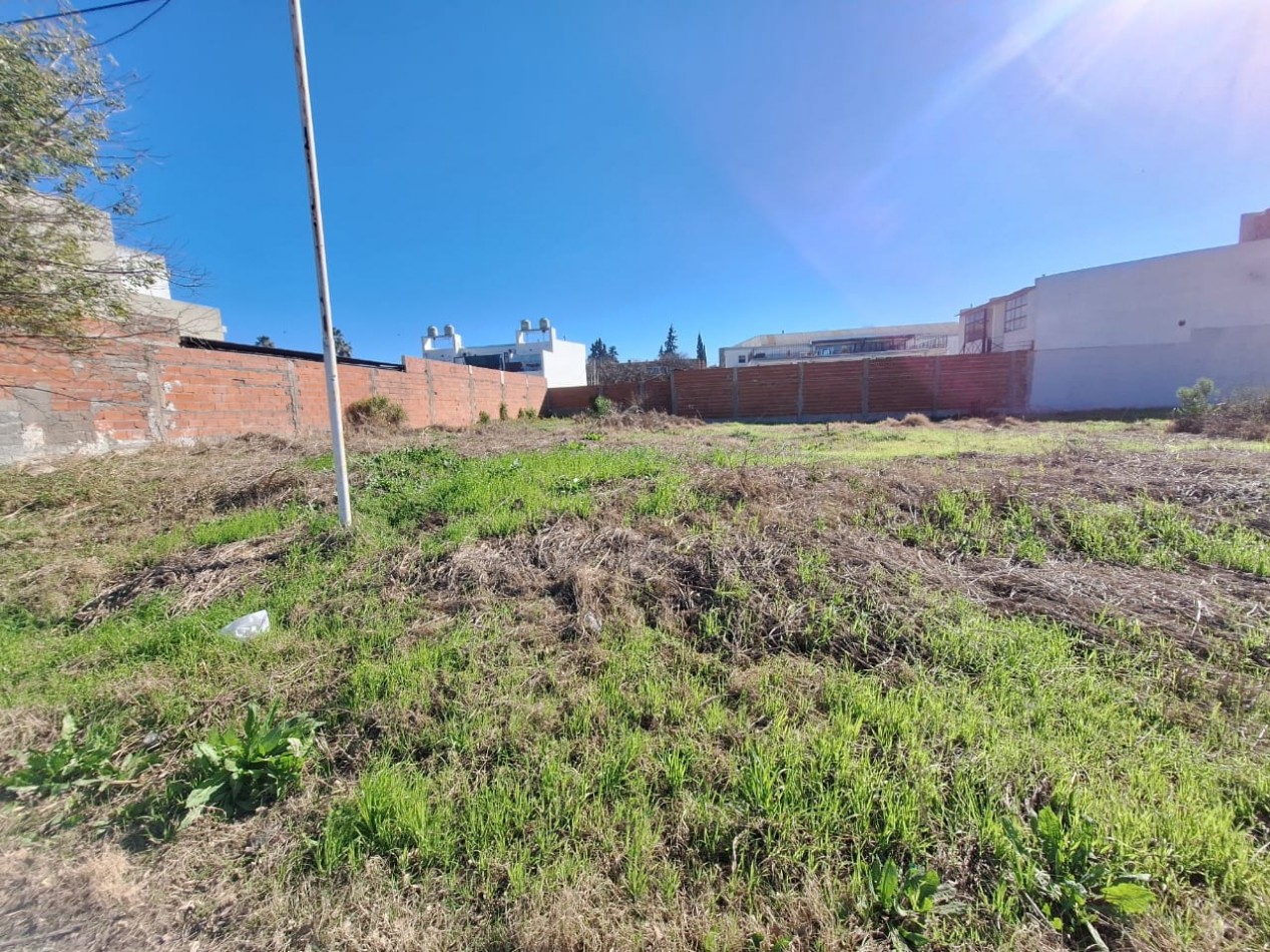 Lote en venta zona de altisimo crecimiento.