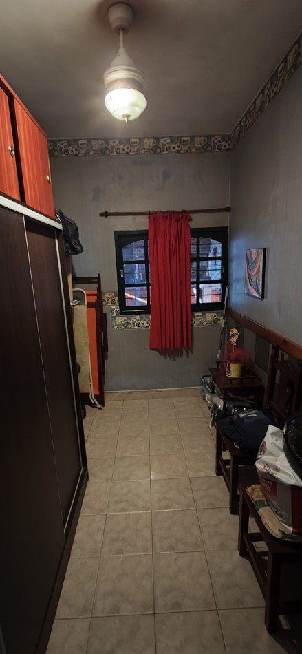 Muy linda casa con pileta y super funcional. (puede venderse amoblada completa )