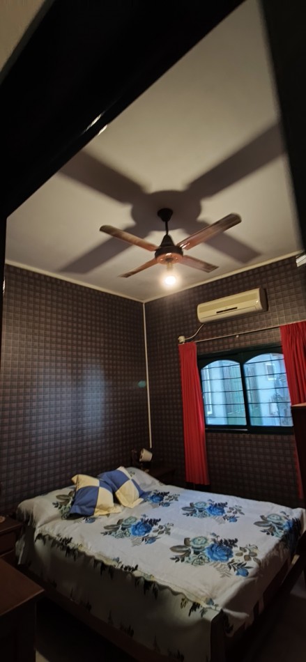 Muy linda casa con pileta y super funcional. (puede venderse amoblada completa )