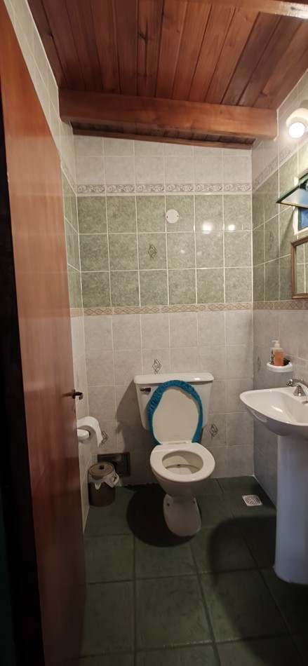 Muy linda casa con pileta y super funcional. (puede venderse amoblada completa )