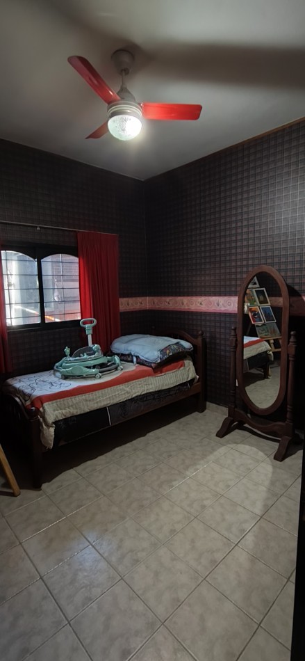 Muy linda casa con pileta y super funcional. (puede venderse amoblada completa )