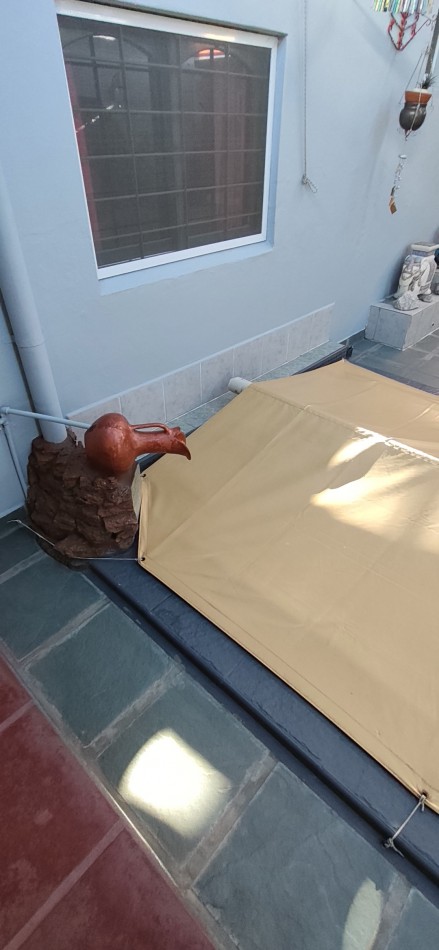 Muy linda casa con pileta y super funcional. (puede venderse amoblada completa )