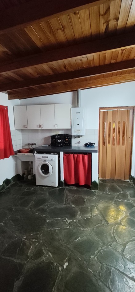 Muy linda casa con pileta y super funcional. (puede venderse amoblada completa )