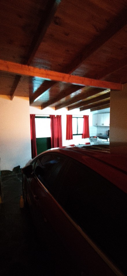 Muy linda casa con pileta y super funcional. (puede venderse amoblada completa )