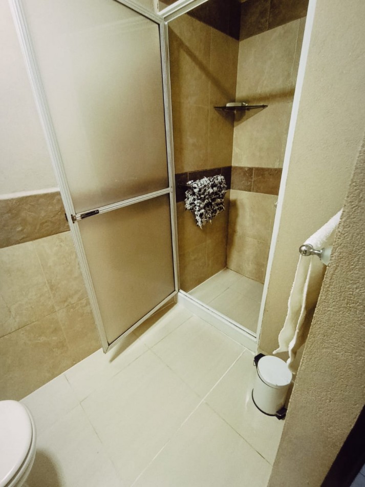  Casa en esquina con pileta y quincho - Zona Escuela de Policia, Parana 