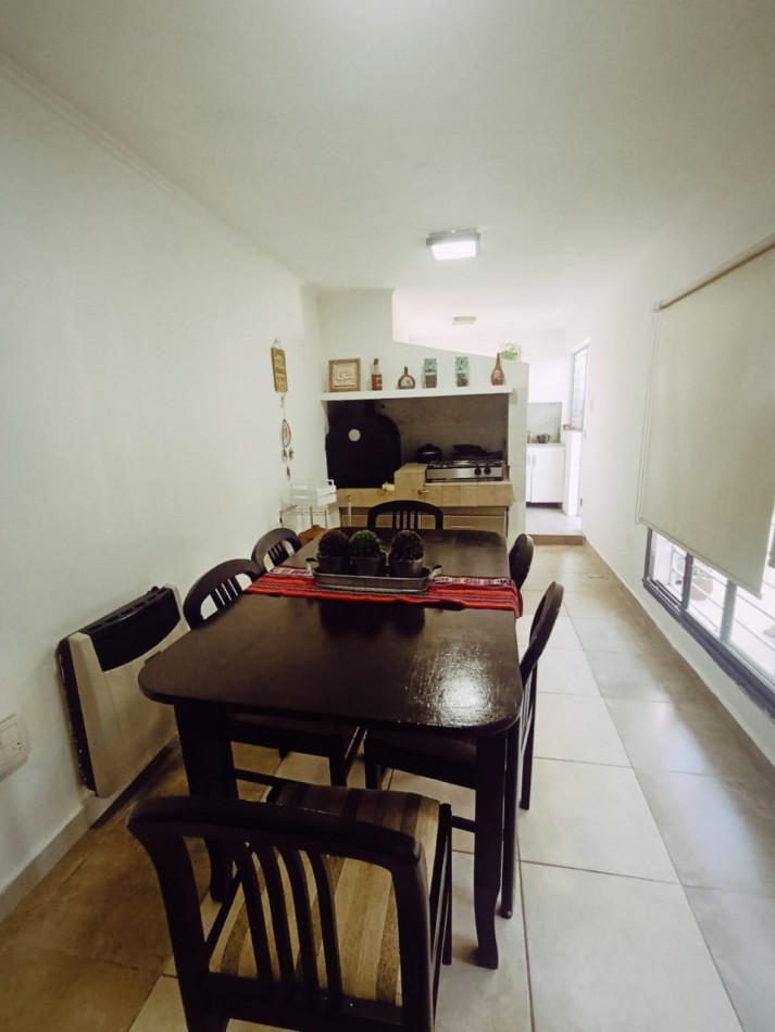  Casa en esquina con pileta y quincho - Zona Escuela de Policia, Parana 