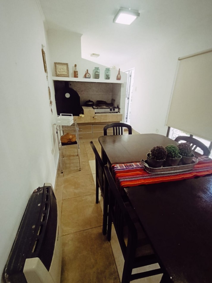  Casa en esquina con pileta y quincho - Zona Escuela de Policia, Parana 