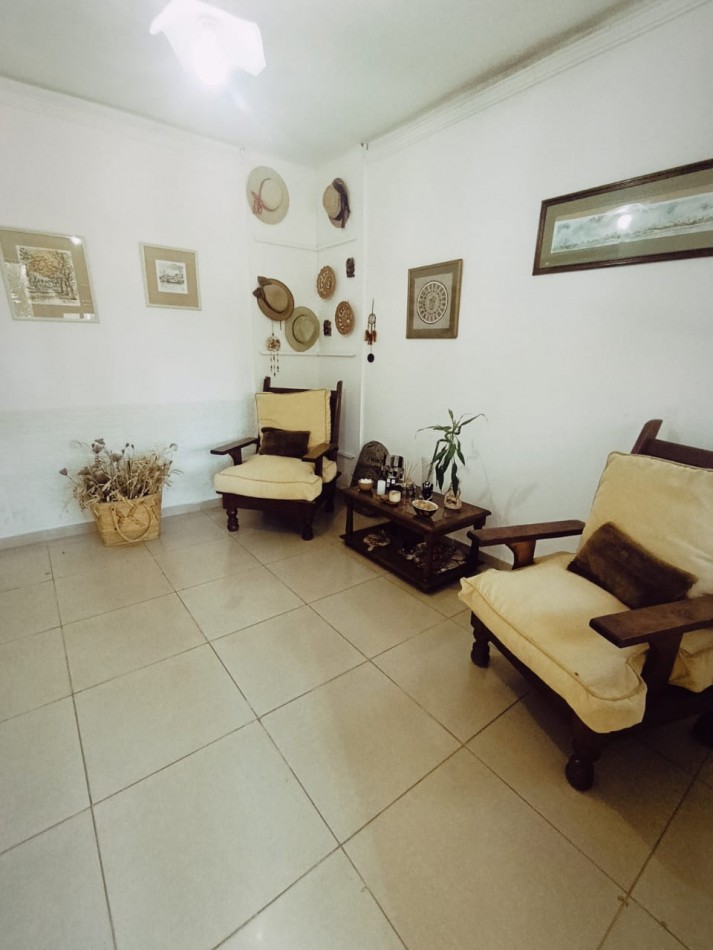  Casa en esquina con pileta y quincho - Zona Escuela de Policia, Parana 