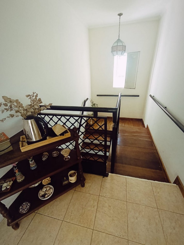  Casa en esquina con pileta y quincho - Zona Escuela de Policia, Parana 