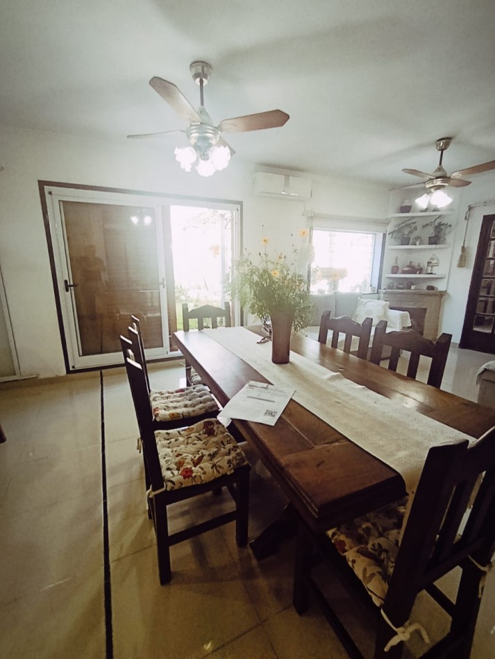  Casa en esquina con pileta y quincho - Zona Escuela de Policia, Parana 