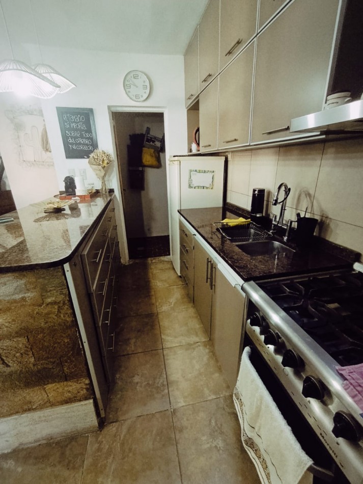  Casa en esquina con pileta y quincho - Zona Escuela de Policia, Parana 