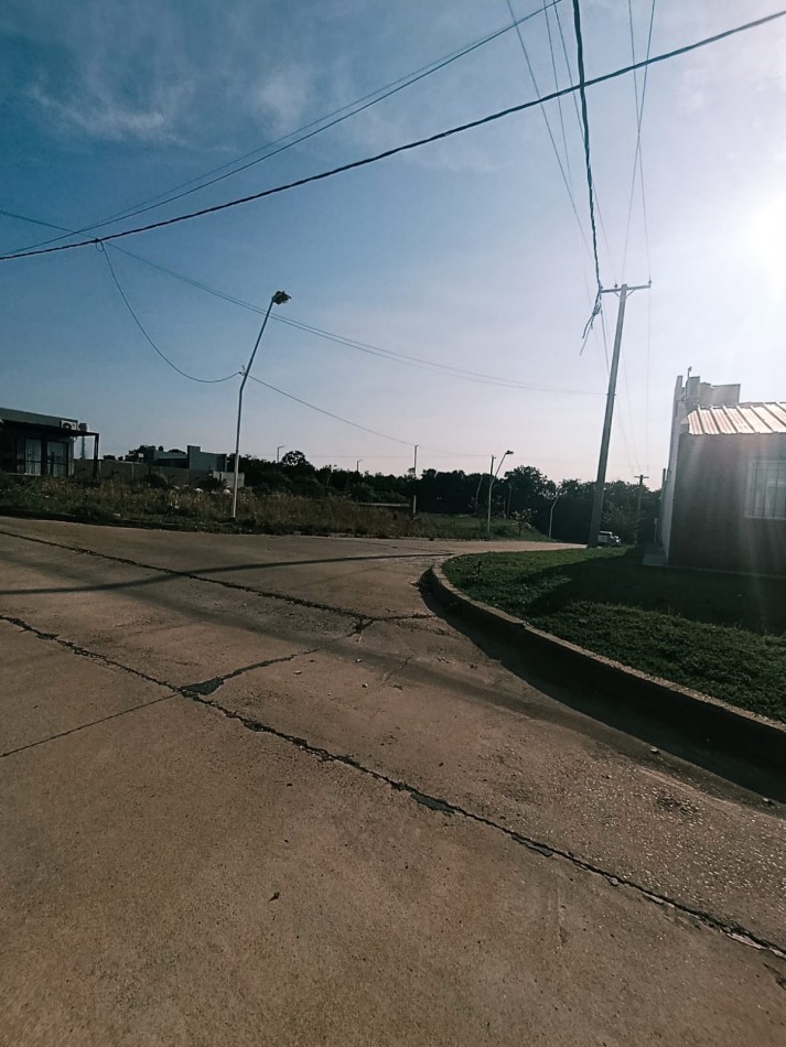 Lotes entrega y financiacion  cuotas fijas y en pesos zona Paracao 