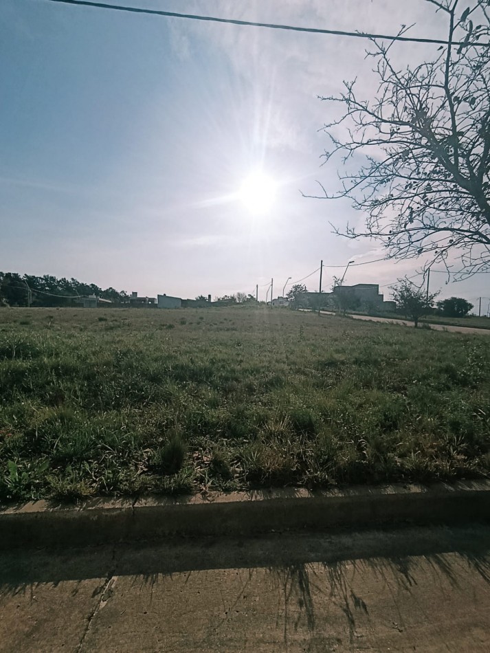 Lotes entrega y financiacion  cuotas fijas y en pesos zona Paracao 