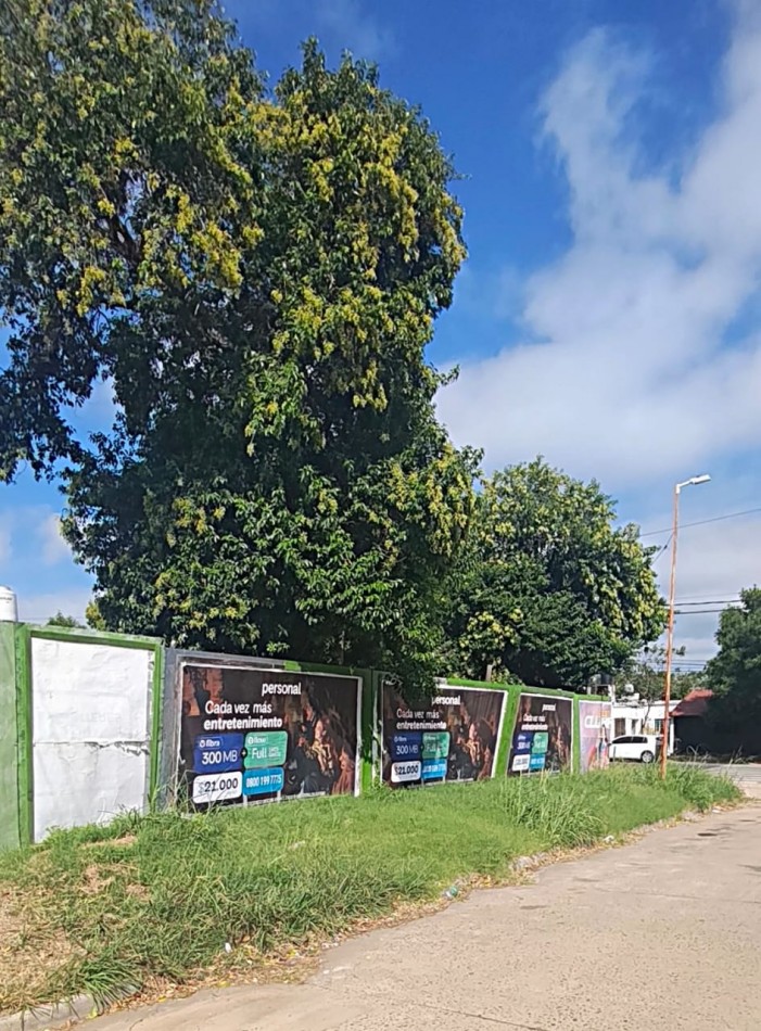 Terreno en esquina. Importante arteria de la ciudad.