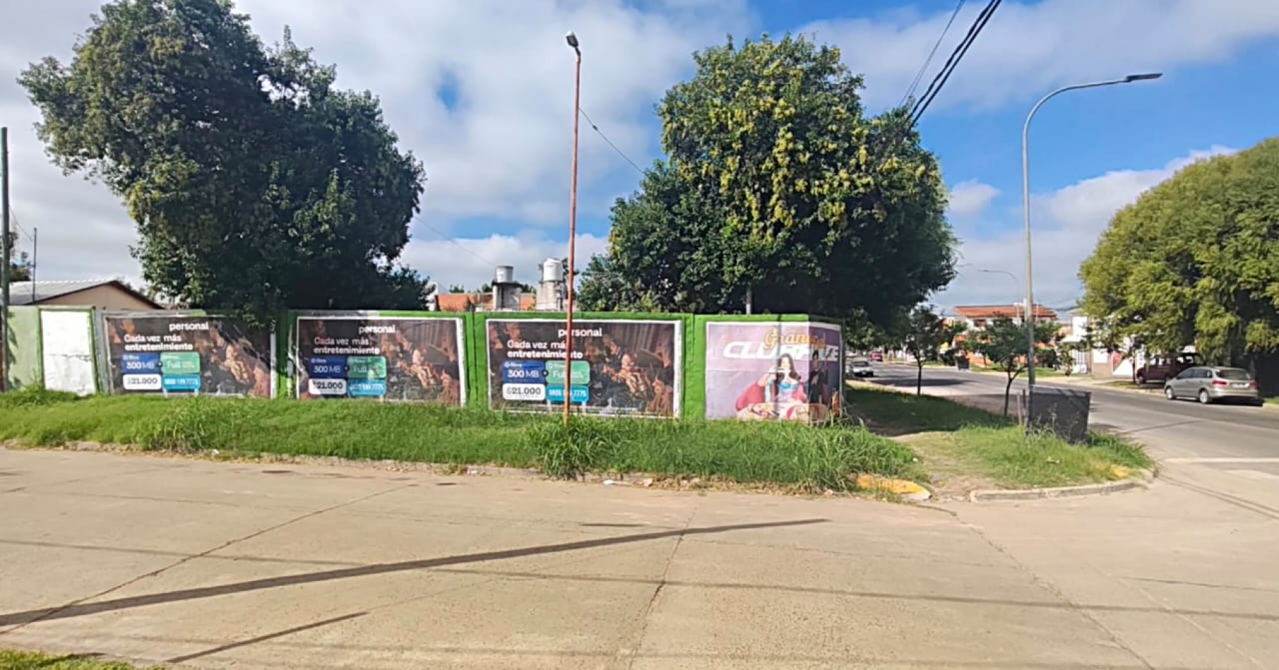 Terreno en esquina. Importante arteria de la ciudad.