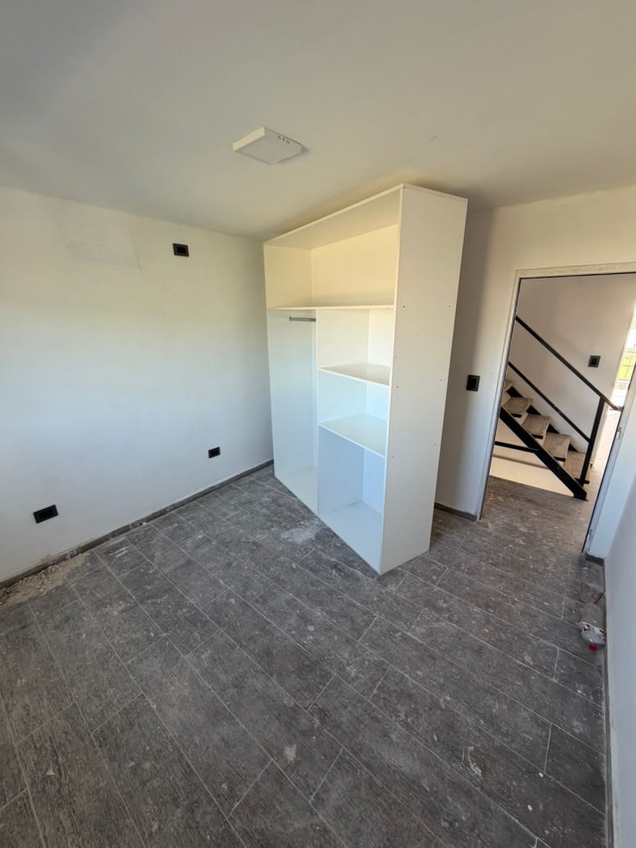 TRIPLEX A ESTRENAR CON VISTA AL RIO.