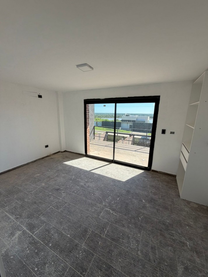 TRIPLEX A ESTRENAR CON VISTA AL RIO.