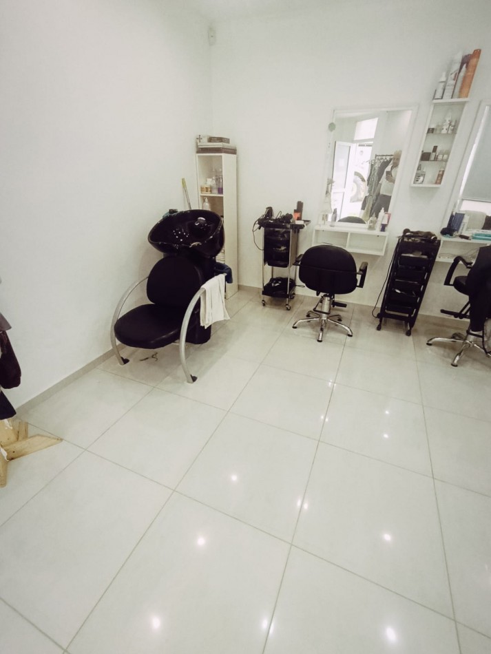 Oportunidad comercial en esquina - Salon de eventos + peluqueria