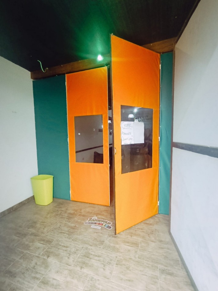 Oportunidad comercial en esquina - Salon de eventos + peluqueria