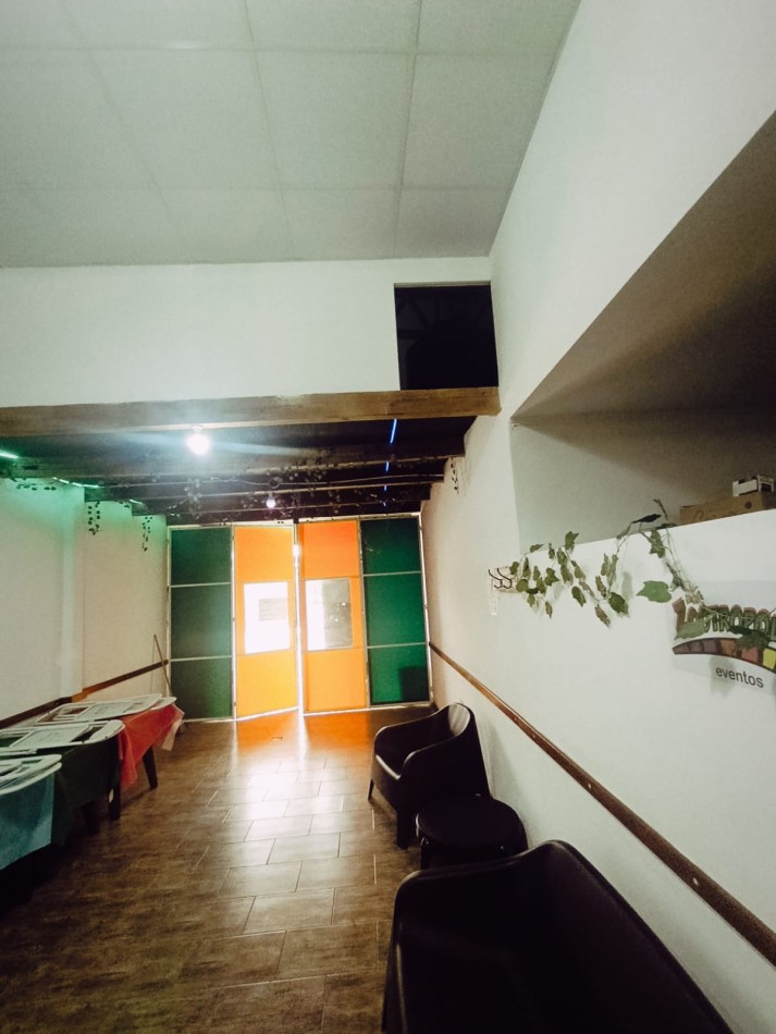 Oportunidad comercial en esquina - Salon de eventos + peluqueria