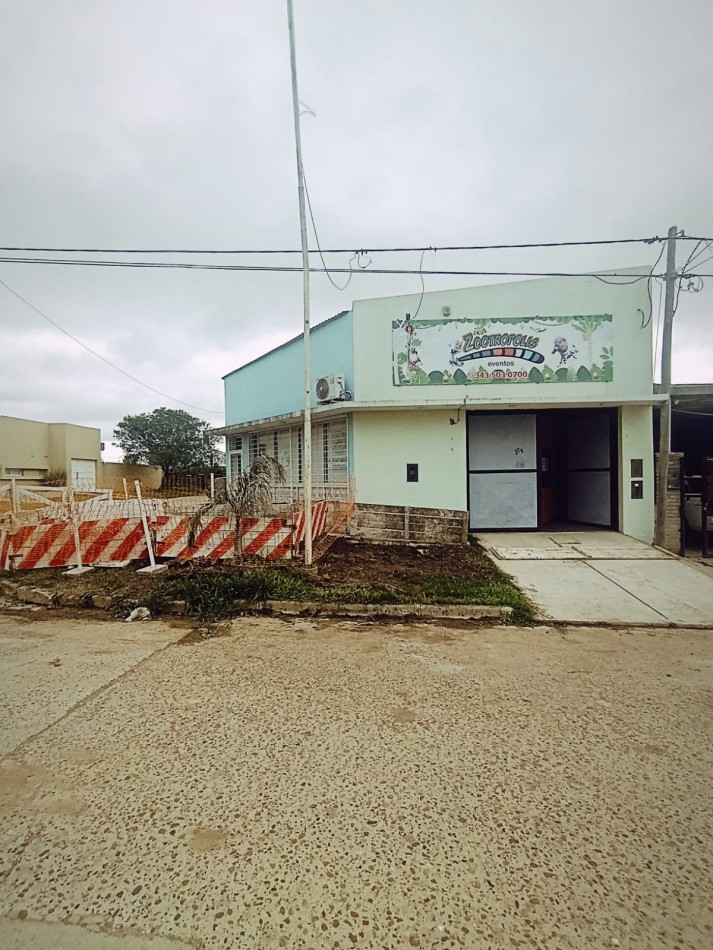 Oportunidad comercial en esquina - Salon de eventos + peluqueria